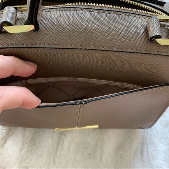 Small Steve Madden Purse - Picture 10 of 10
